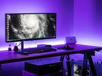 Смартфон в подарок при покупке телевизора Samsung QLED